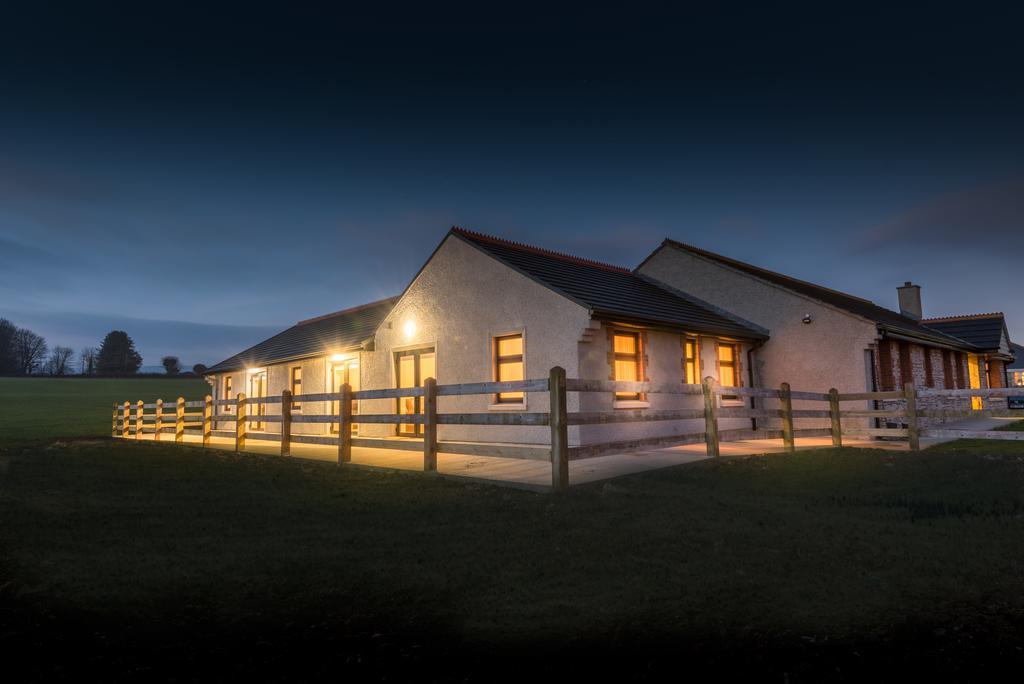 Elagh Cottages Лъндъндери Екстериор снимка